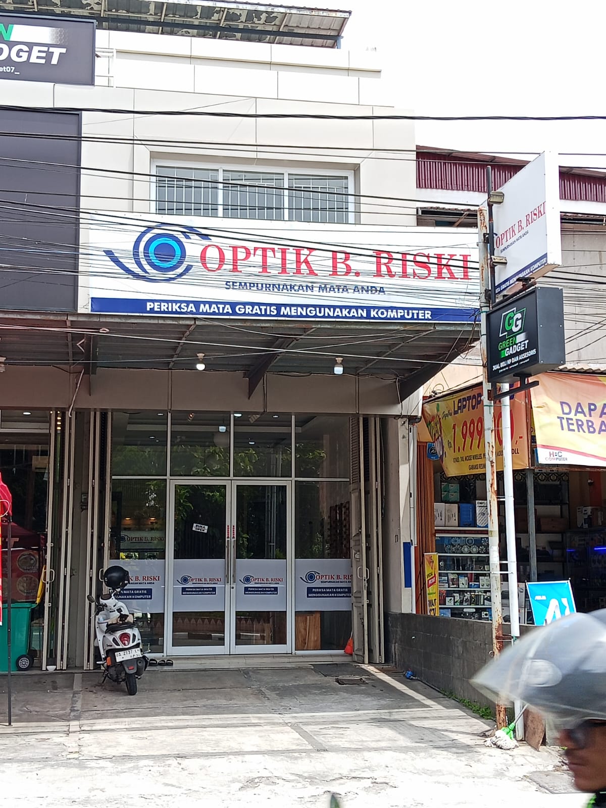 Optik B. Riski Bukittinggi